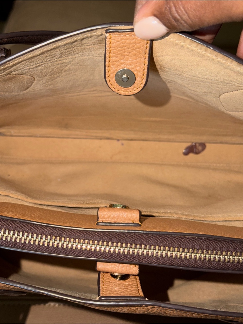 Kate Spade Large Work Tote, Bungalow Multi
Light-Gold-Hardware w/COA - Picture 10 of 16